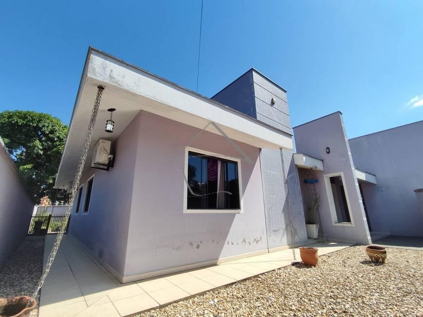 Casa à venda com três dormitórios, Rau - Jaraguá do Sul